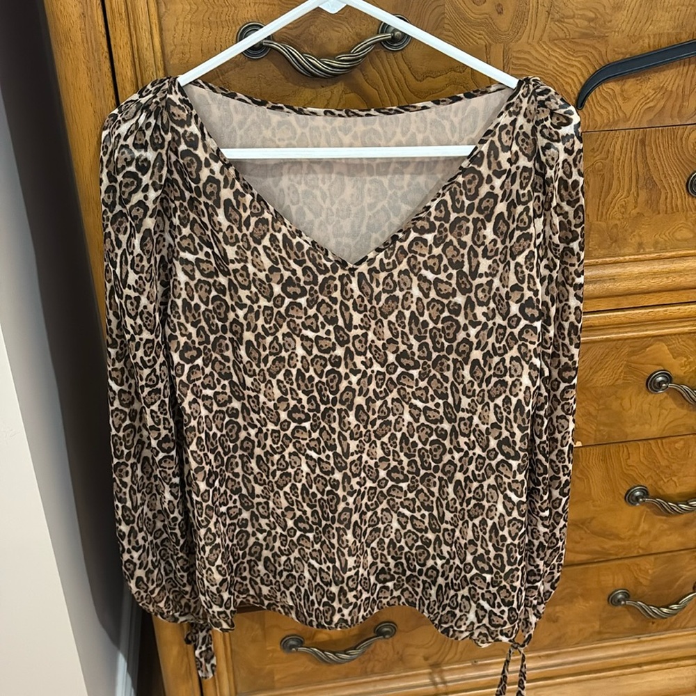 Women’s WHBM leopard top